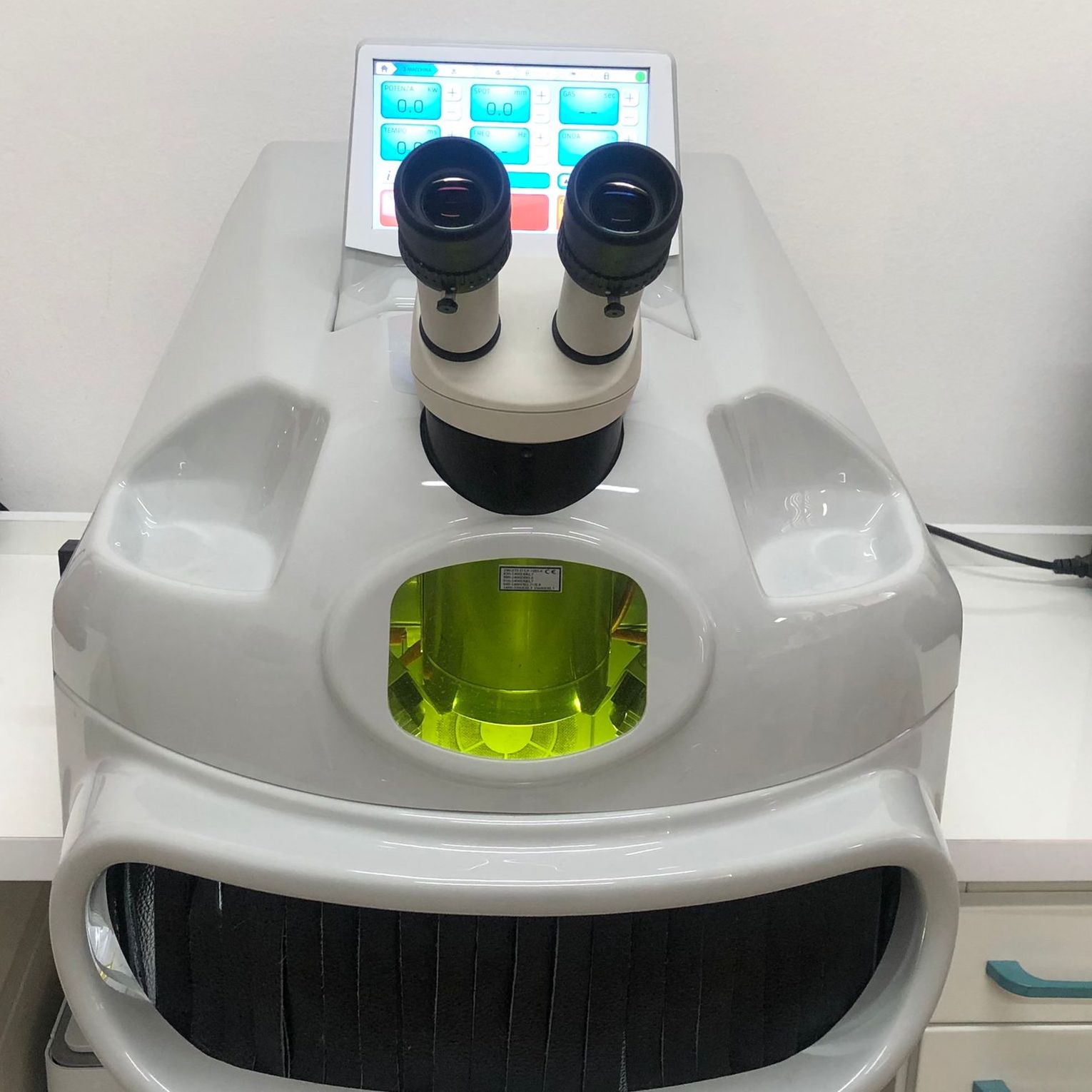 Saldatrice laser Orthodontic Lab